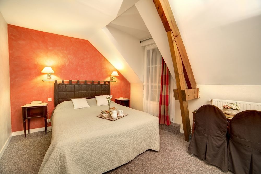 Brit Hotel Le Cygne Saint-Hilaire-du-Harcouët Exteriér fotografie