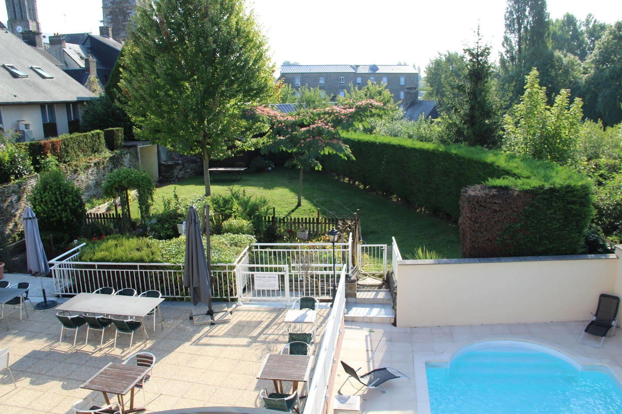 Brit Hotel Le Cygne Saint-Hilaire-du-Harcouët Exteriér fotografie